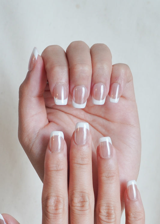 Minimal Touch French Tip